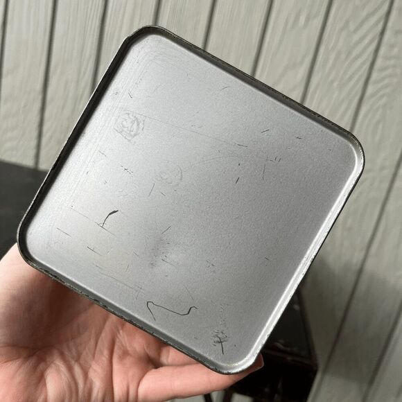 Vintage Nabisco Premium Saltine Crackers Tin Canister 14 oz 1960s Kitchen Decor - Picture 5 of 9